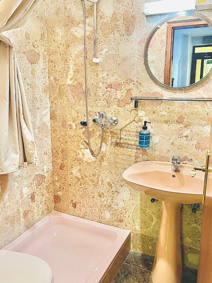 Apartments Splitska Dream Eksteriør bilde